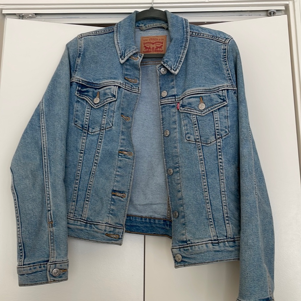 Levi’s Denim Jacket - Size L (Women’s)